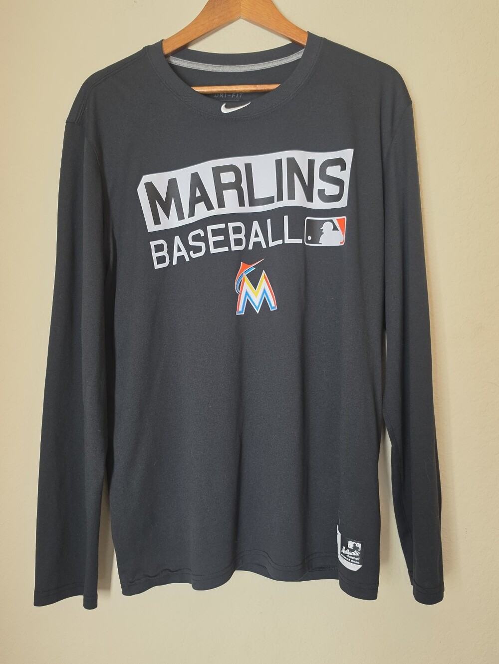Nike Dri-Fit Miami Marlins T-Shirt Mens Large Black White Swoosh MLB Logo‎ Tee